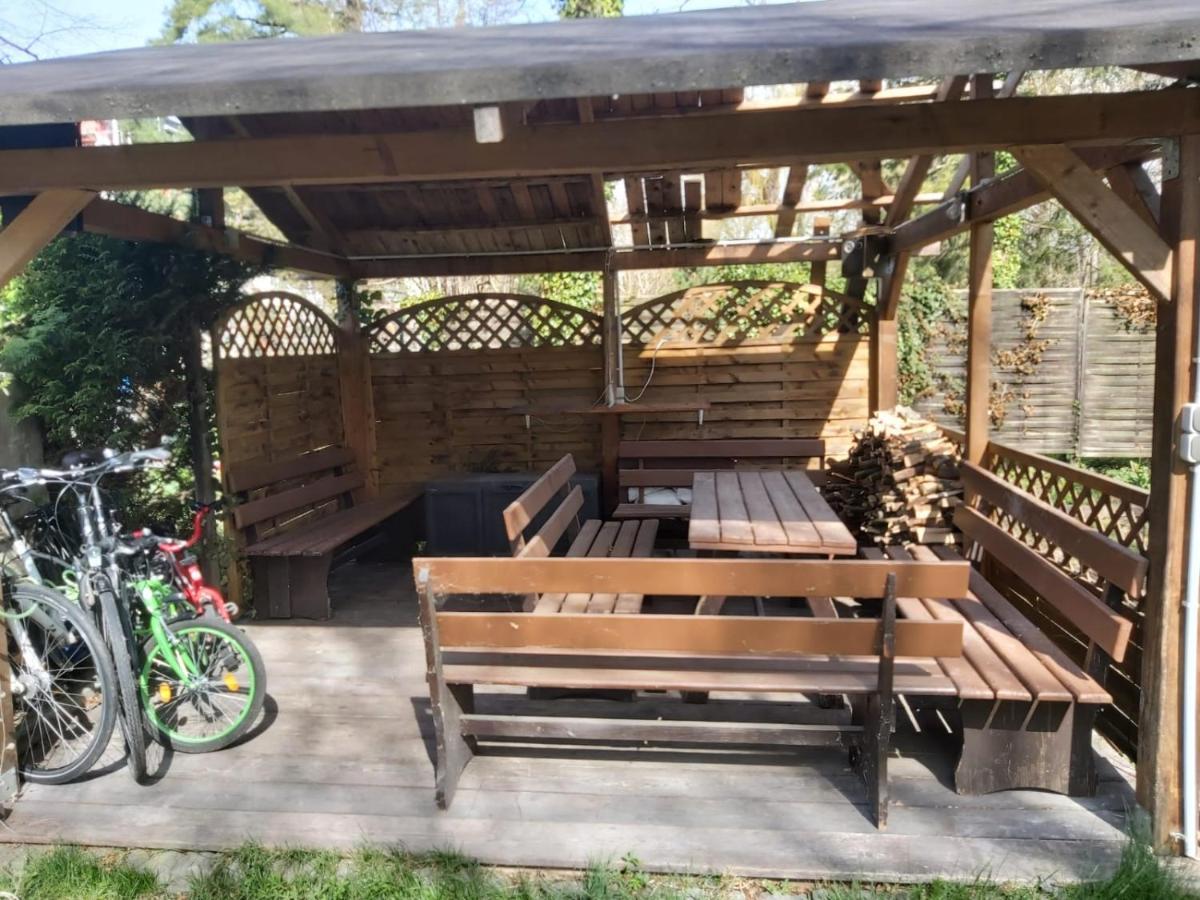 Ferienwohnung Mit 123Qm Fuer 8 Personen Mit Sehr Grossem Garten, Einfache Innen-Ausstattung ไลป์ซิก ภายนอก รูปภาพ