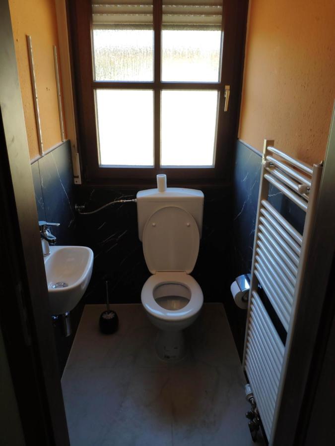 Ferienwohnung Mit 123Qm Fuer 8 Personen Mit Sehr Grossem Garten, Einfache Innen-Ausstattung ไลป์ซิก ภายนอก รูปภาพ
