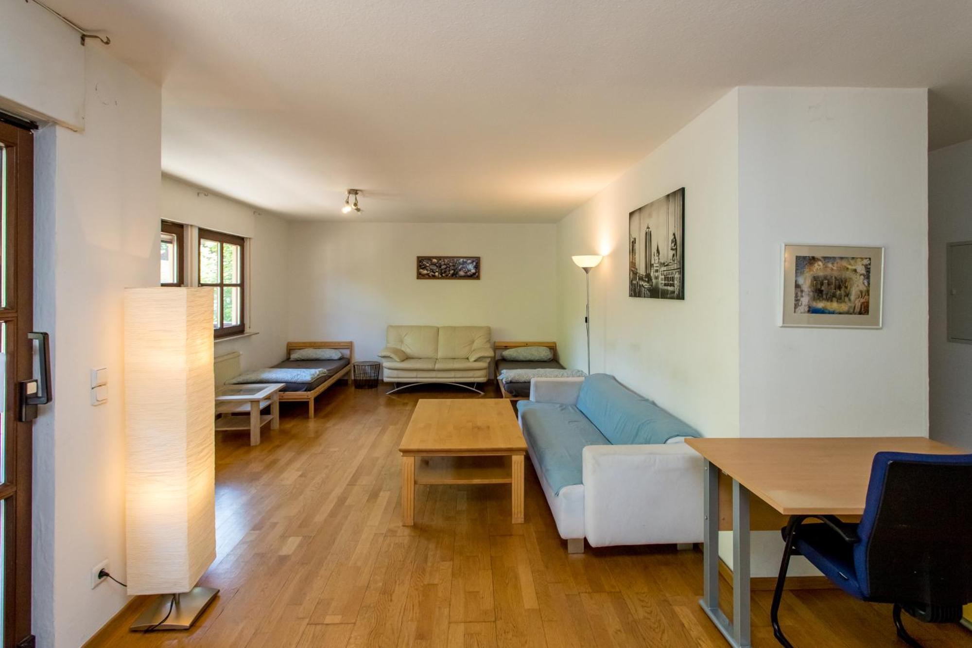 Ferienwohnung Mit 123Qm Fuer 8 Personen Mit Sehr Grossem Garten, Einfache Innen-Ausstattung ไลป์ซิก ภายนอก รูปภาพ