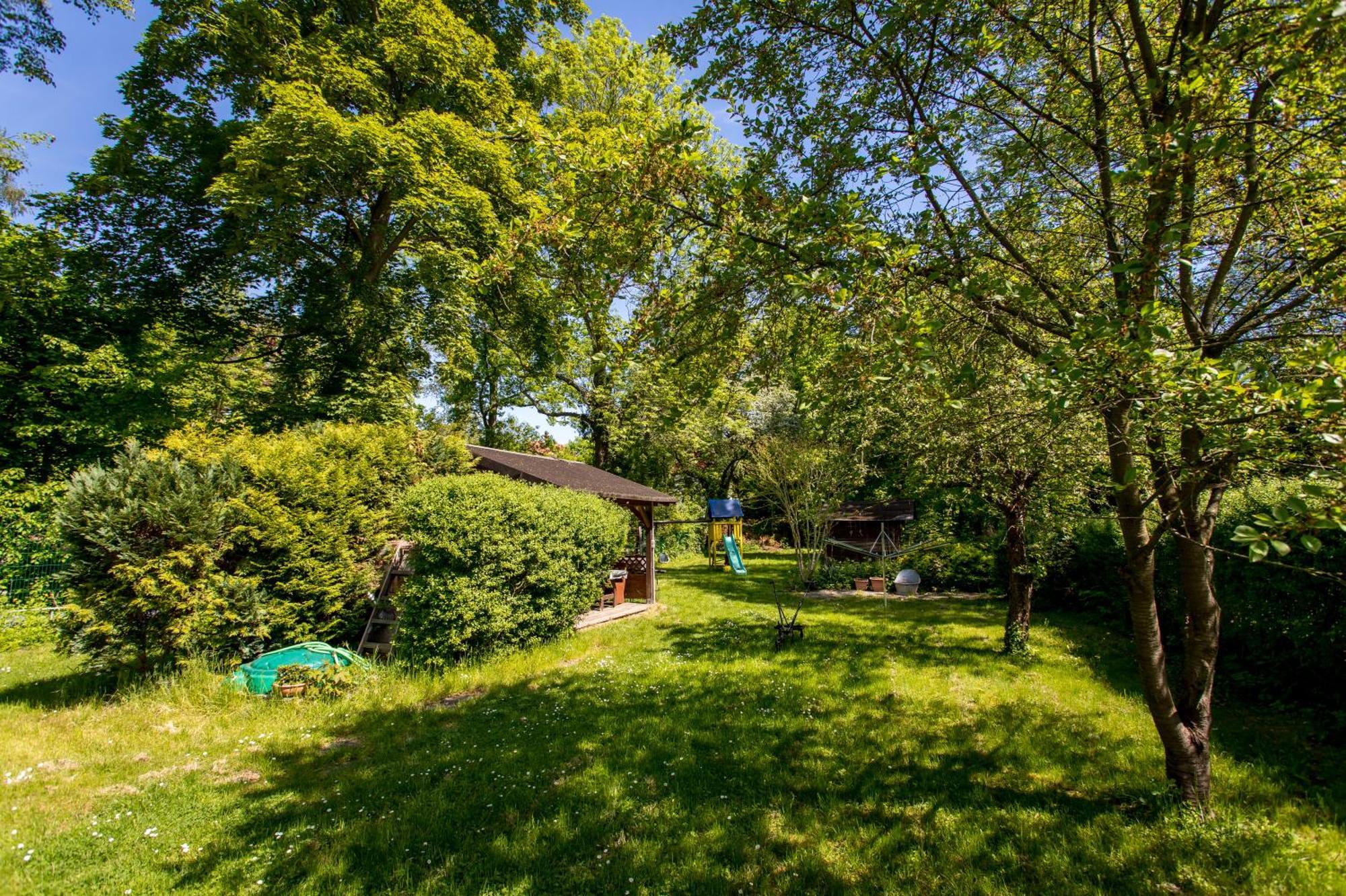 Ferienwohnung Mit 123Qm Fuer 8 Personen Mit Sehr Grossem Garten, Einfache Innen-Ausstattung ไลป์ซิก ภายนอก รูปภาพ