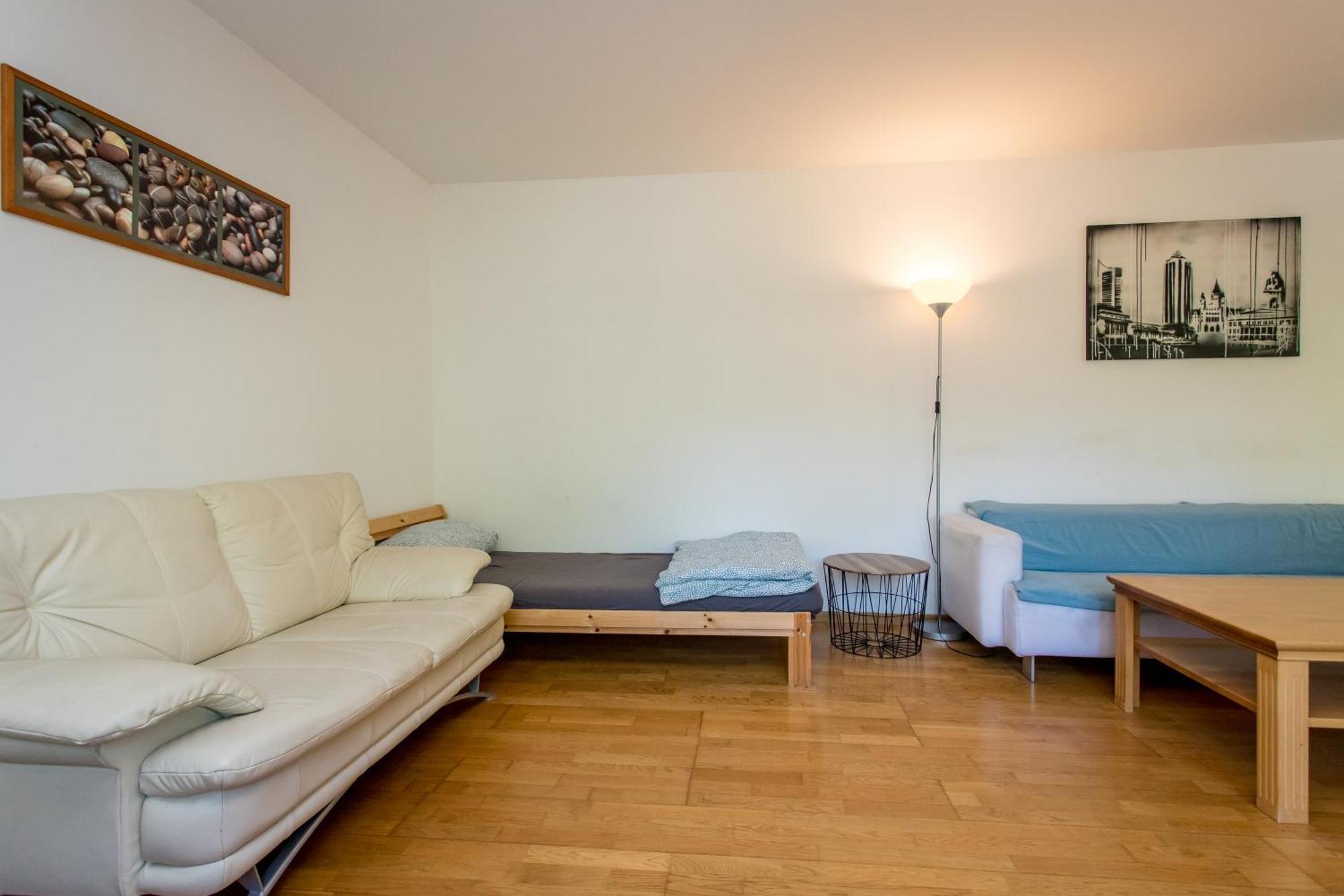 Ferienwohnung Mit 123Qm Fuer 8 Personen Mit Sehr Grossem Garten, Einfache Innen-Ausstattung ไลป์ซิก ภายนอก รูปภาพ