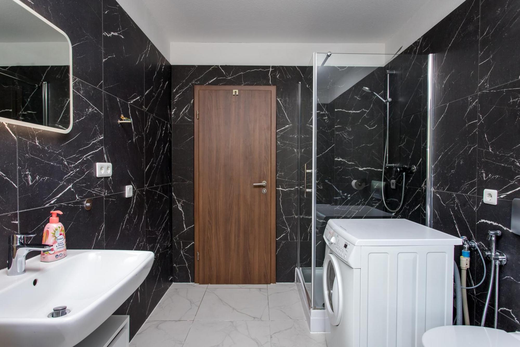 Ferienwohnung Mit 123Qm Fuer 8 Personen Mit Sehr Grossem Garten, Einfache Innen-Ausstattung ไลป์ซิก ภายนอก รูปภาพ